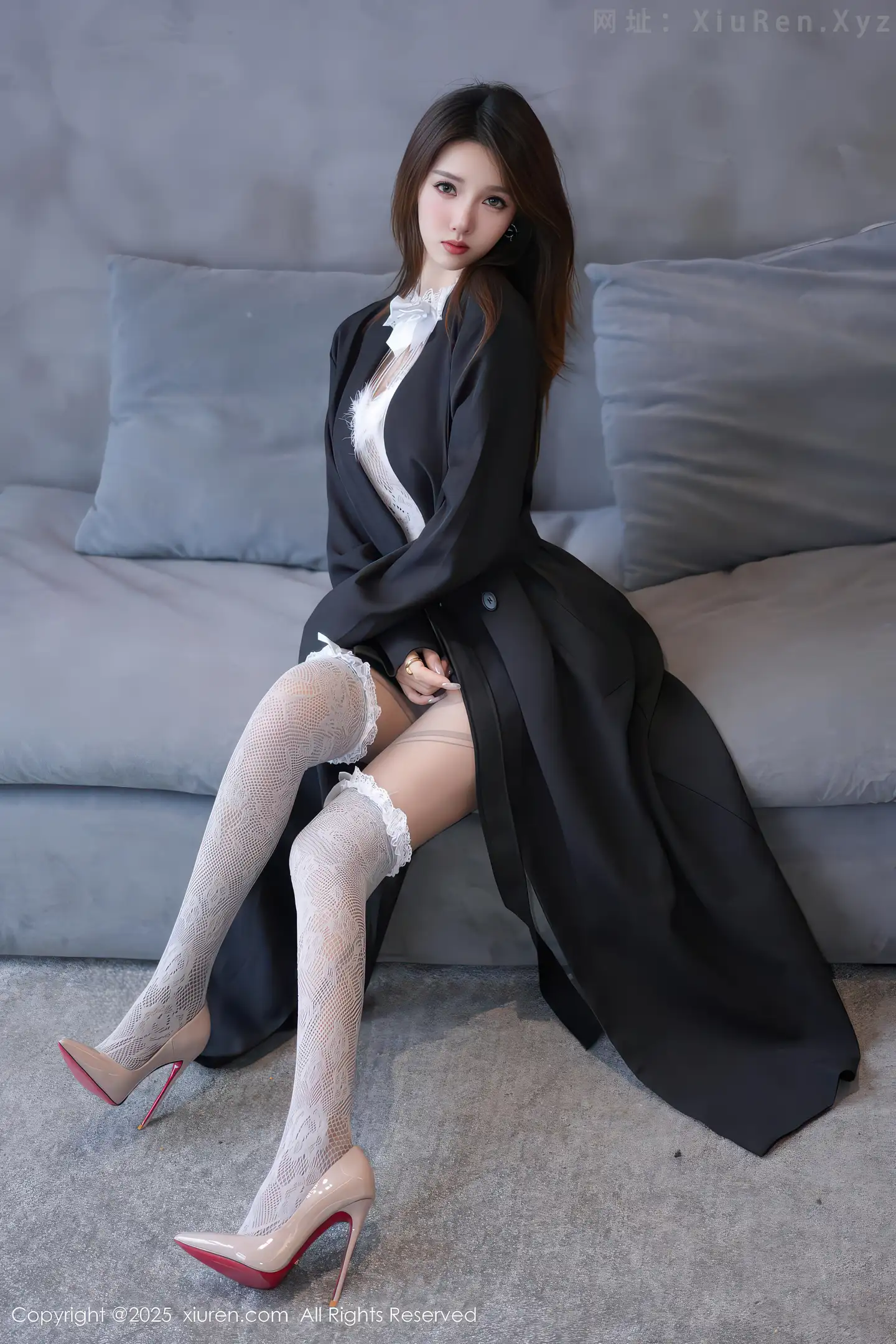 图片[4]-[XiuRen秀人网] VOL.10987 模特合集Twins-桃桃@Twins-夭夭性感紫色情趣内衣撩人诱惑写真76P-秀人网官方网站